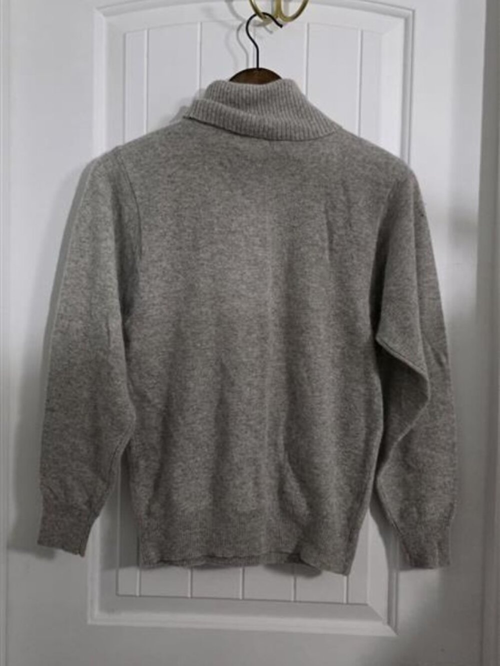 Moda International Gray Angora Lambswool Blend Turtleneck, XS Fits like a Small - Picture 7 of 8
